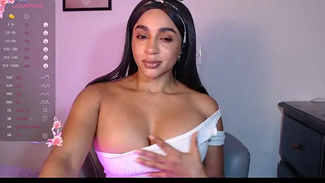 Snapshot of destinne_mill_ chatting on 05/21/26, 11:17 destinne mill online show from 05/21/26, 11:17