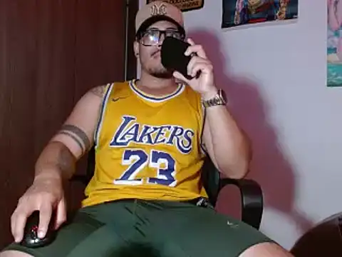 Snapshot of Danielsbigcum chatting on 10/26/25, 06:19 Danielsbigcum online show from 10/26/25, 06:19