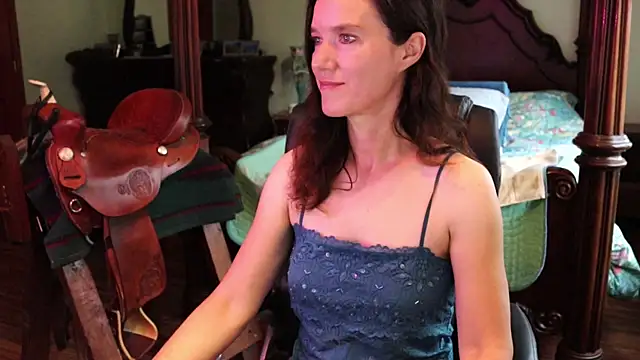 Snapshot of thornburyrose chatting on 11/20/25, 07:02 thornburyrose online show from 11/20/25, 07:02