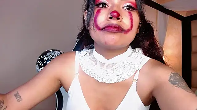 Snapshot of ChantalPetit chatting on 10/30/25, 05:02 ChantalPetit online show from 10/30/25, 05:02