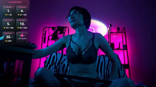 Snapshot of CyberXGoddess chatting on 12/04/25, 02:32 CyberXGoddess online show from 12/04/25, 02:32