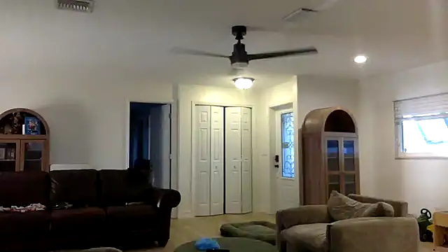 Snapshot of Bronco9602 chatting on 09/20/25, 12:06 Bronco9602 online show from 09/20/25, 12:06