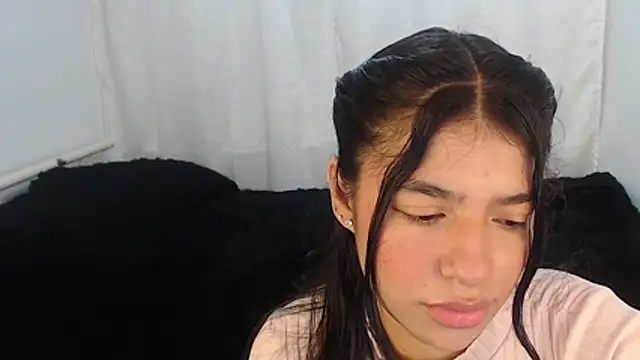 Snapshot of Liz_Galactic chatting on 12/10/24, 07:00 Liz Galactic online show from 12/10/24, 07:00