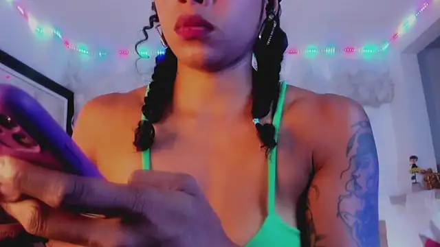 Snapshot of kelly_thomson chatting on 01/26/25, 08:45 kelly thomson online show from 01/26/25, 08:45