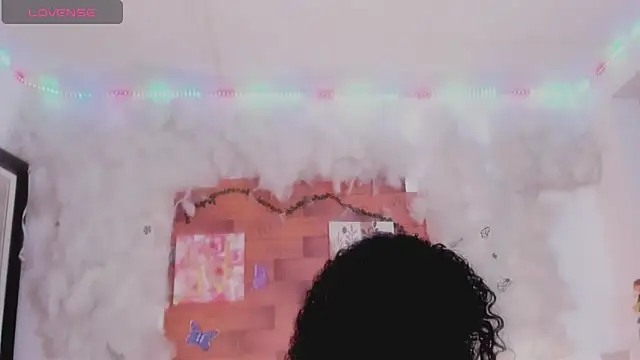 Snapshot of kelly_thomson chatting on 01/28/25, 08:58 kelly thomson online show from 01/28/25, 08:58