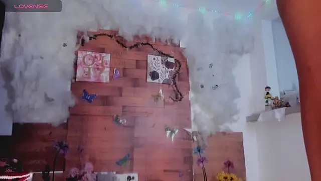 Snapshot of kelly_thomson chatting on 01/30/25, 12:29 kelly thomson online show from 01/30/25, 12:29