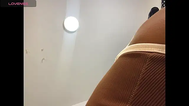 Snapshot of kelly_thomson chatting on 01/31/25, 12:51 kelly thomson online show from 01/31/25, 12:51