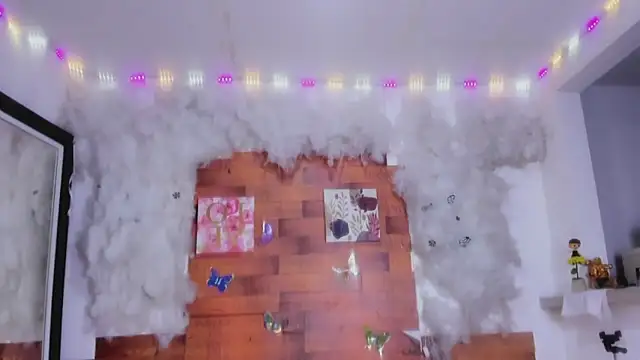 Snapshot of kelly_thomson chatting on 02/19/25, 10:31 kelly thomson online show from 02/19/25, 10:31