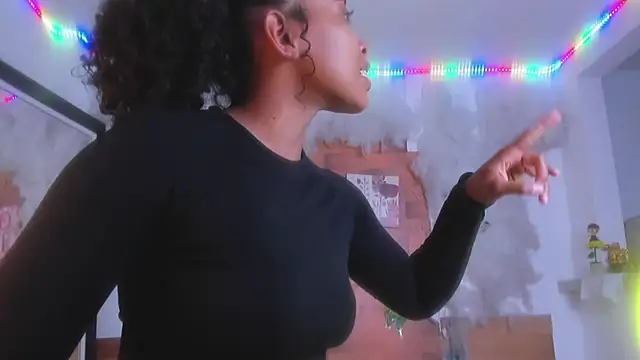 Snapshot of kelly_thomson chatting on 03/20/25, 09:56 kelly thomson online show from 03/20/25, 09:56