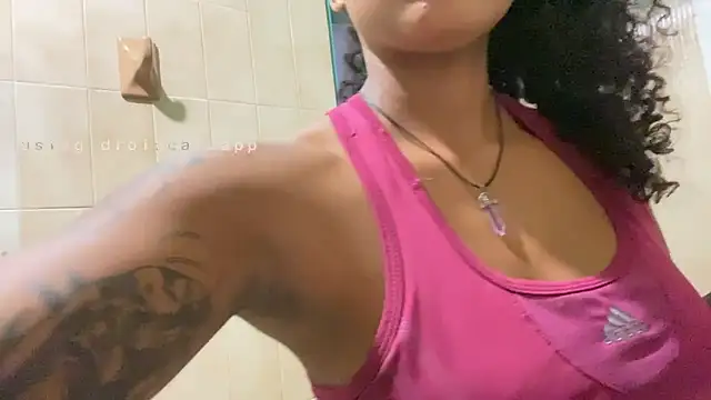 Snapshot of kelly_thomson chatting on 09/10/25, 10:21 kelly thomson online show from 09/10/25, 10:21