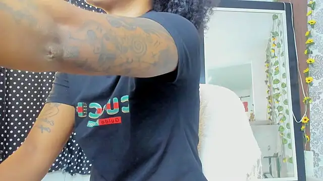 Snapshot of kelly_thomson chatting on 02/18/26, 11:22 kelly thomson online show from 02/18/26, 11:22