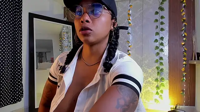 Snapshot of kelly_thomson chatting on 03/19/26, 11:20 kelly thomson online show from 03/19/26, 11:20