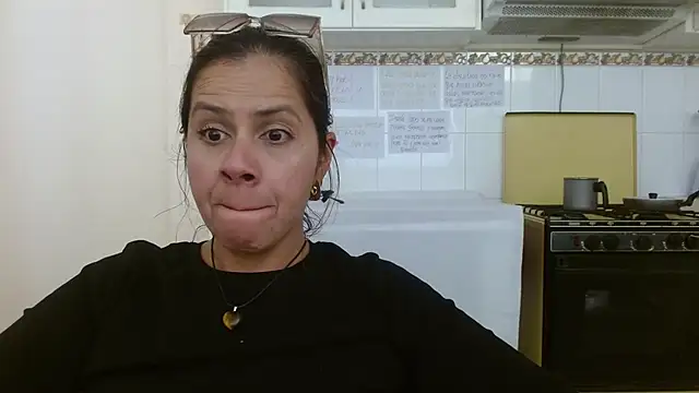 Sara Brandon online show from 09/21/25, 08:10