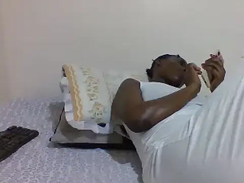 Snapshot of sweetelle09 chatting on 03/01/25, 06:32 sweetelle09 online show from 03/01/25, 06:32