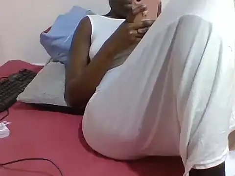 Snapshot of sweetelle09 chatting on 03/11/25, 07:58 sweetelle09 online show from 03/11/25, 07:58