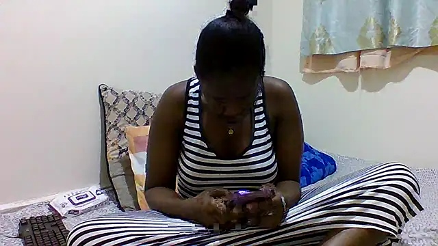 Snapshot of sweetelle09 chatting on 05/08/26, 06:57 sweetelle09 online show from 05/08/26, 06:57