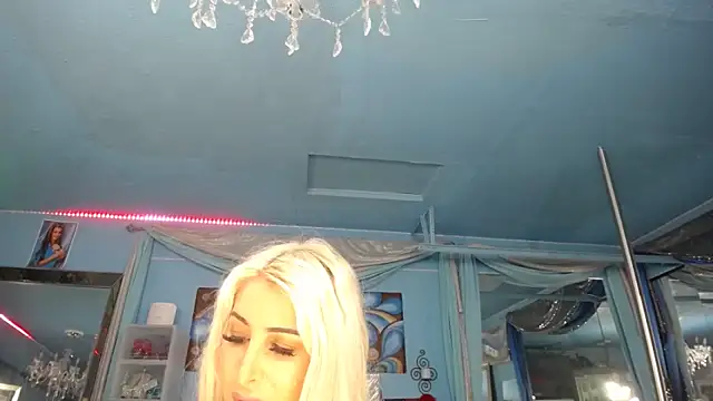 Snapshot of ADRIANNA_FOX chatting on 05/02/26, 10:31 ADRIANNA FOX online show from 05/02/26, 10:31