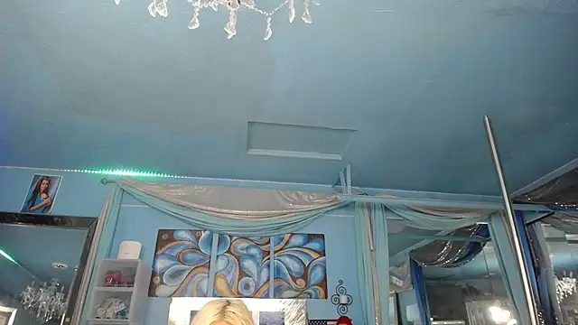 Snapshot of ADRIANNA_FOX chatting on 05/10/26, 11:10 ADRIANNA FOX online show from 05/10/26, 11:10