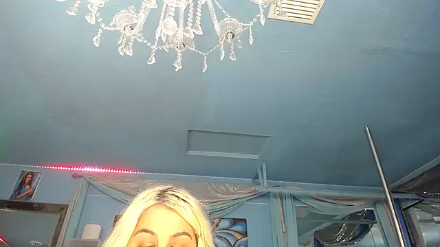 Snapshot of ADRIANNA_FOX chatting on 05/23/26, 06:07 ADRIANNA FOX online show from 05/23/26, 06:07