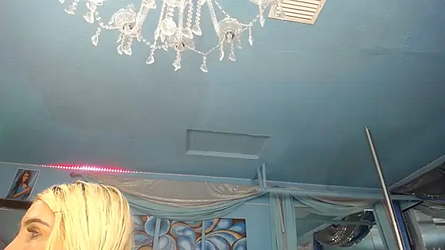 Snapshot of ADRIANNA_FOX chatting on 06/02/26, 06:26 ADRIANNA FOX online show from 06/02/26, 06:26