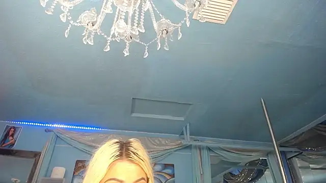 Snapshot of ADRIANNA_FOX chatting on 06/12/26, 09:57 ADRIANNA FOX online show from 06/12/26, 09:57