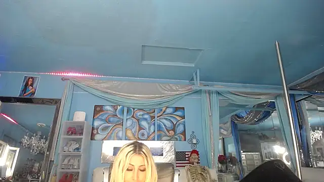 Snapshot of ADRIANNA_FOX chatting on 06/26/26, 08:08 ADRIANNA FOX online show from 06/26/26, 08:08