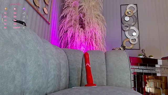 Snapshot of adara_le chatting on 10/13/25, 12:38 adara le online show from 10/13/25, 12:38