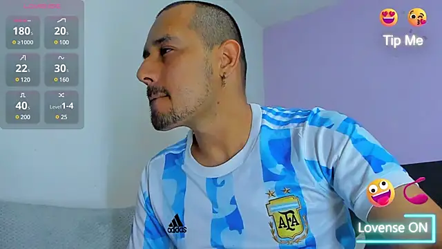 jhonyalzate2 online show from 12/30/24, 02:42