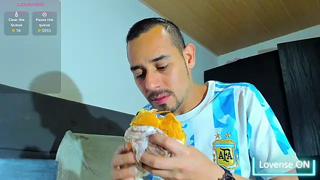 Snapshot of jhonyalzate2 chatting on 02/01/26, 01:59 jhonyalzate2 online show from 02/01/26, 01:59