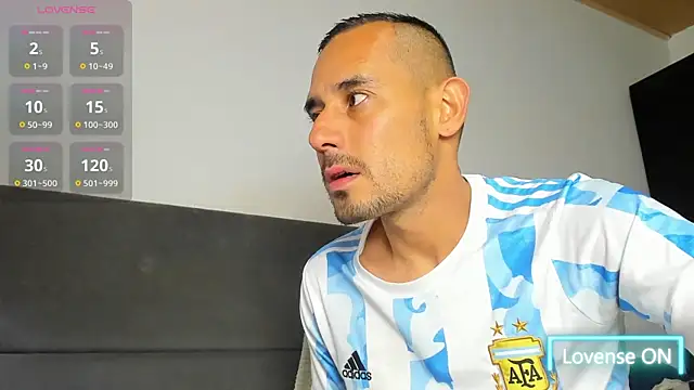 Snapshot of jhonyalzate2 chatting on 02/11/26, 04:39 jhonyalzate2 online show from 02/11/26, 04:39