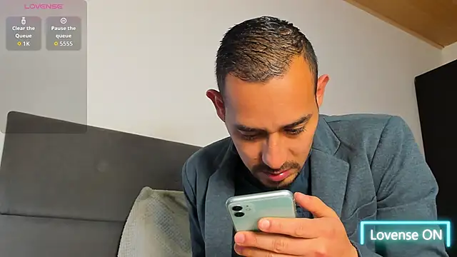 Snapshot of jhonyalzate2 chatting on 03/01/26, 01:51 jhonyalzate2 online show from 03/01/26, 01:51