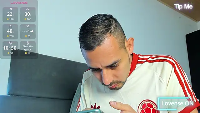 Snapshot of jhonyalzate2 chatting on 03/27/26, 03:12 jhonyalzate2 online show from 03/27/26, 03:12