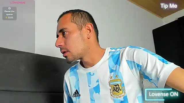 Snapshot of jhonyalzate2 chatting on 04/13/26, 03:34 jhonyalzate2 online show from 04/13/26, 03:34