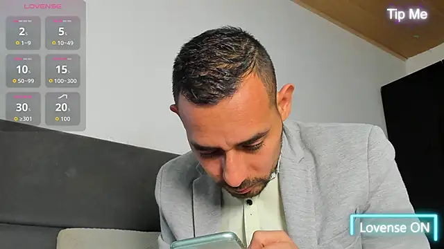 jhonyalzate2 online show from 05/30/26, 02:52
