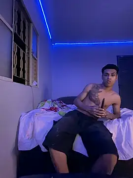 Snapshot of Rayanzimaker chatting on 04/07/26, 06:03 Rayanzimaker online show from 04/07/26, 06:03