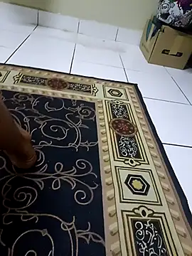 Snapshot of MrRight90 chatting on 12/01/25, 04:56 MrRight90 online show from 12/01/25, 04:56