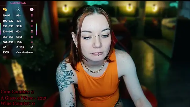 Snapshot of MaxPhoenixx chatting on 04/12/26, 05:29 MaxPhoenixx online show from 04/12/26, 05:29