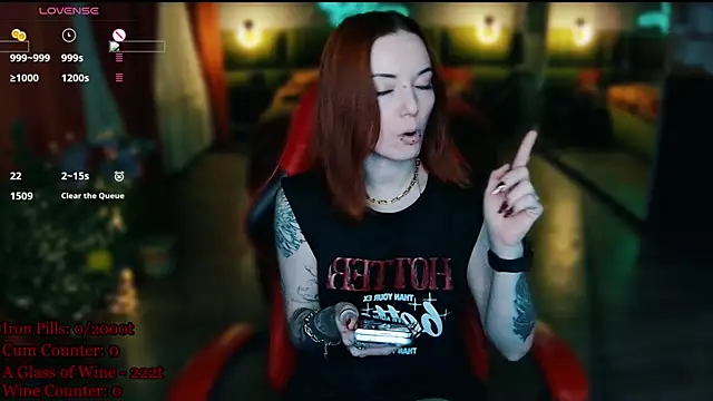 Snapshot of MaxPhoenixx chatting on 04/28/26, 06:35 MaxPhoenixx online show from 04/28/26, 06:35