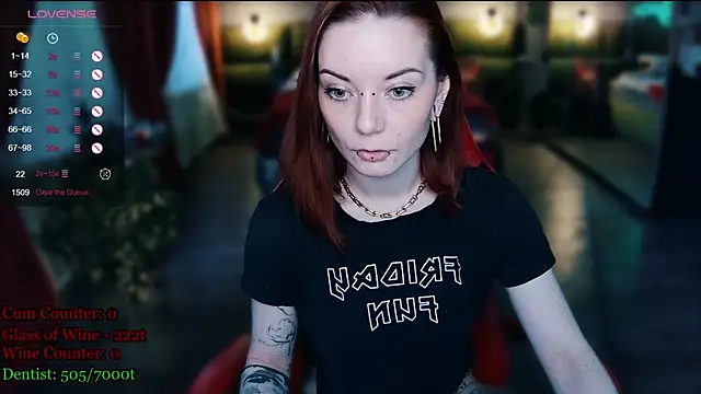 Snapshot of MaxPhoenixx chatting on 06/12/26, 07:02 MaxPhoenixx online show from 06/12/26, 07:02