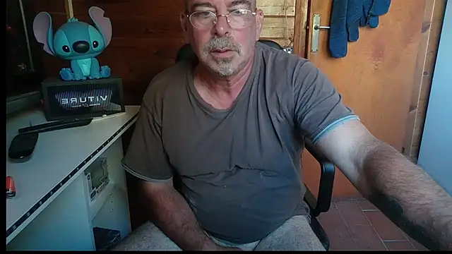 Snapshot of 0oscar_xxx chatting on 09/11/25, 08:58 0oscar xxx online show from 09/11/25, 08:58