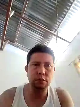 Snapshot of Lachuchaenlacara1988 chatting on 02/02/25, 04:00 Lachuchaenlacara1988 online show from 02/02/25, 04:00