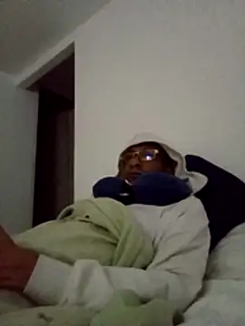 Snapshot of mellow_smoke chatting on 01/18/26, 10:30 mellow smoke online show from 01/18/26, 10:30