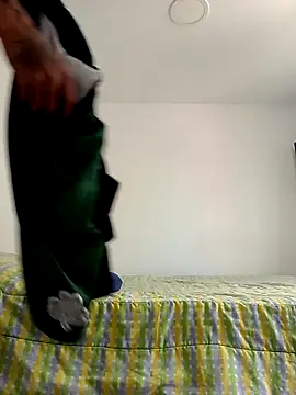 Snapshot of mellow_smoke chatting on 03/21/26, 04:21 mellow smoke online show from 03/21/26, 04:21