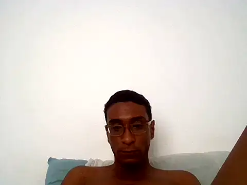 Snapshot of mellow_smoke chatting on 04/05/26, 05:43 mellow smoke online show from 04/05/26, 05:43