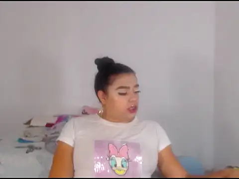 Snapshot of katrinawillff chatting on 03/12/26, 04:40 katrinawillff online show from 03/12/26, 04:40