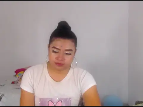 Snapshot of katrinawillff chatting on 03/12/26, 04:46 katrinawillff online show from 03/12/26, 04:46