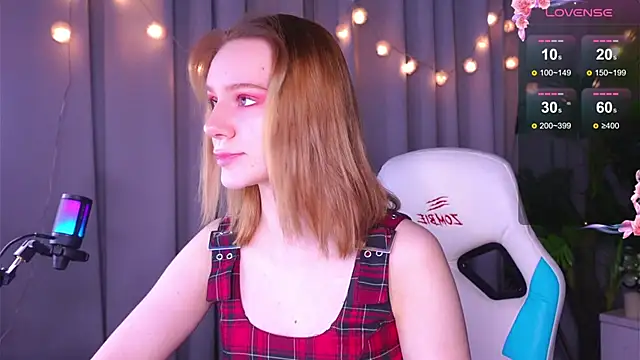 Snapshot of Ramona___ chatting on 12/26/24, 05:37 Ramona online show from 12/26/24, 05:37