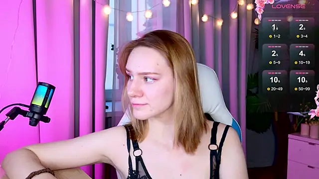 Snapshot of Ramona___ chatting on 12/31/24, 09:42 Ramona online show from 12/31/24, 09:42