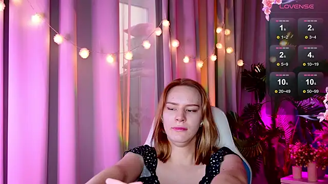 Snapshot of Ramona___ chatting on 01/03/25, 09:25 Ramona online show from 01/03/25, 09:25