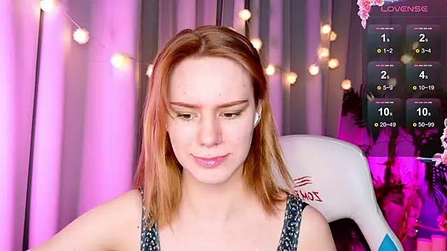 Snapshot of Ramona___ chatting on 01/10/25, 05:37 Ramona online show from 01/10/25, 05:37